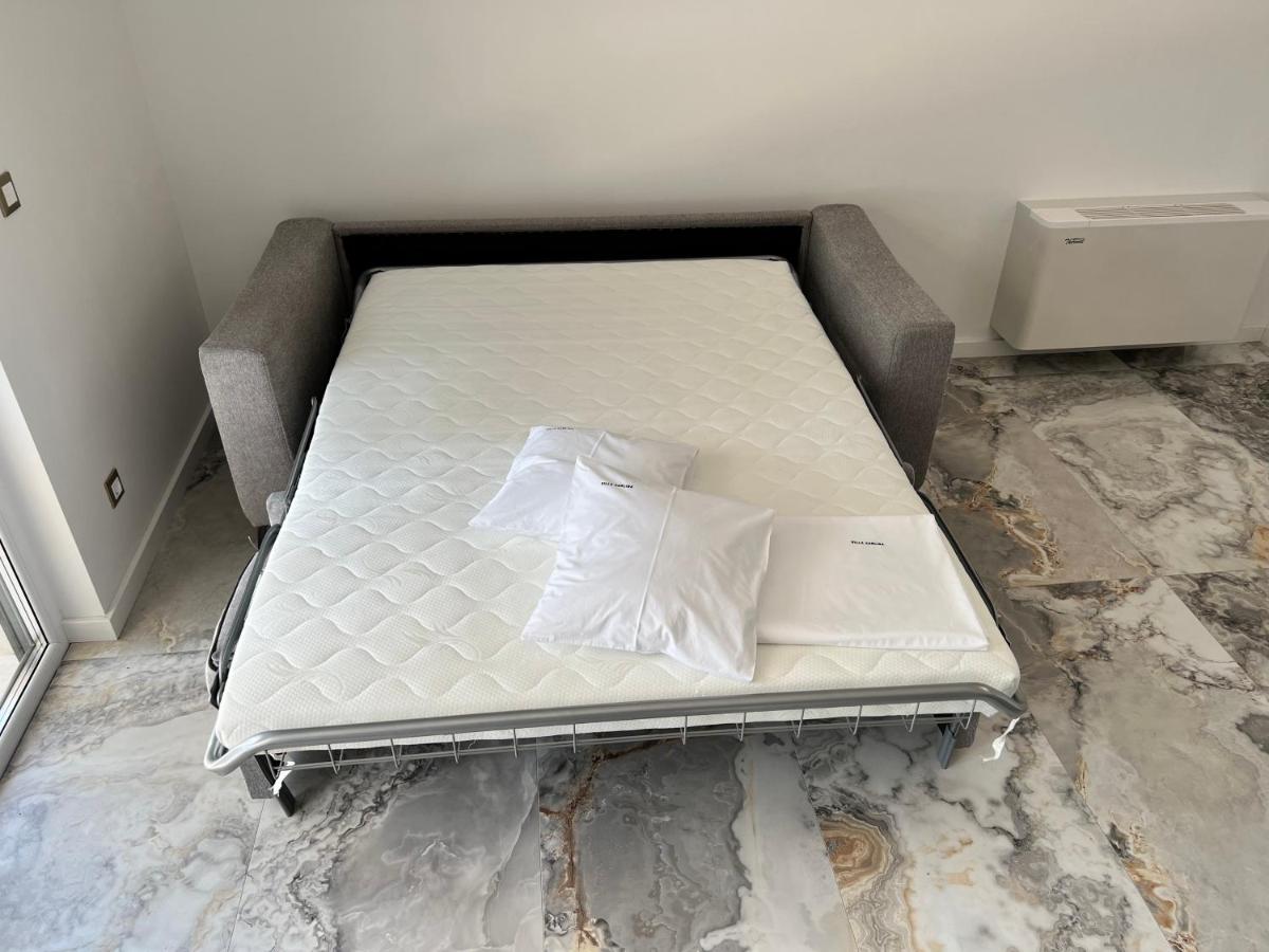 Apartment Luxury Beachfront Carlisa *