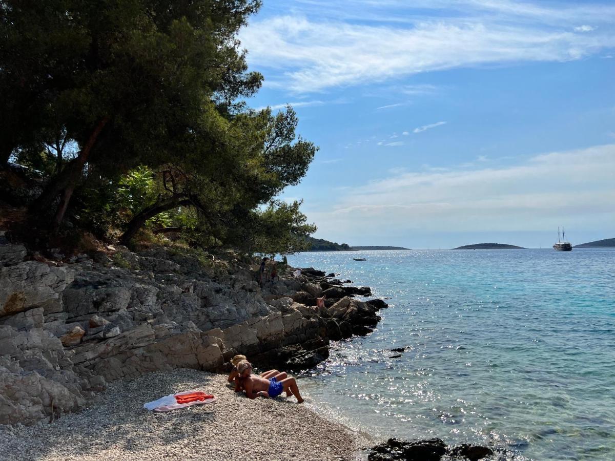 Luxury Beachfront Carlisa