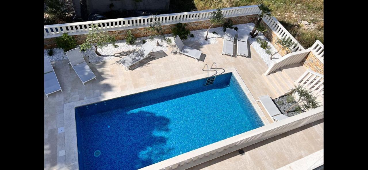 Luxury Beachfront Carlisa * Ciovo