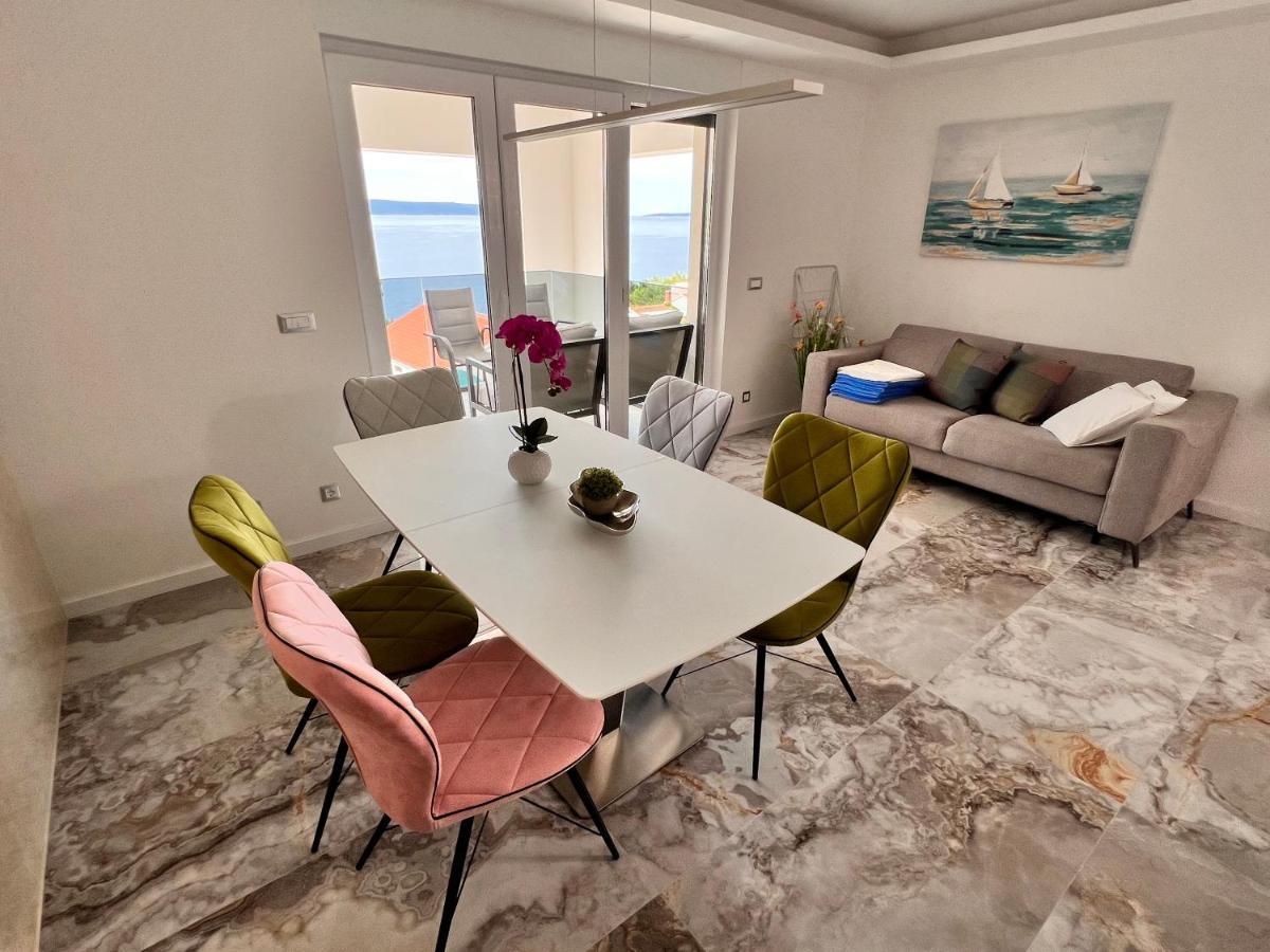 Luxury Beachfront Carlisa