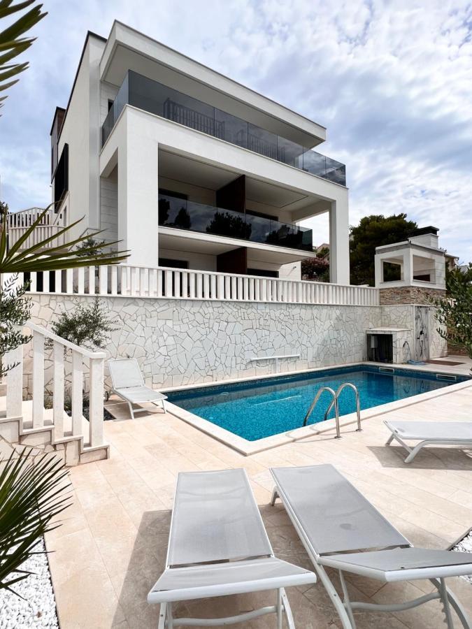 Luxury Beachfront Carlisa Ciovo