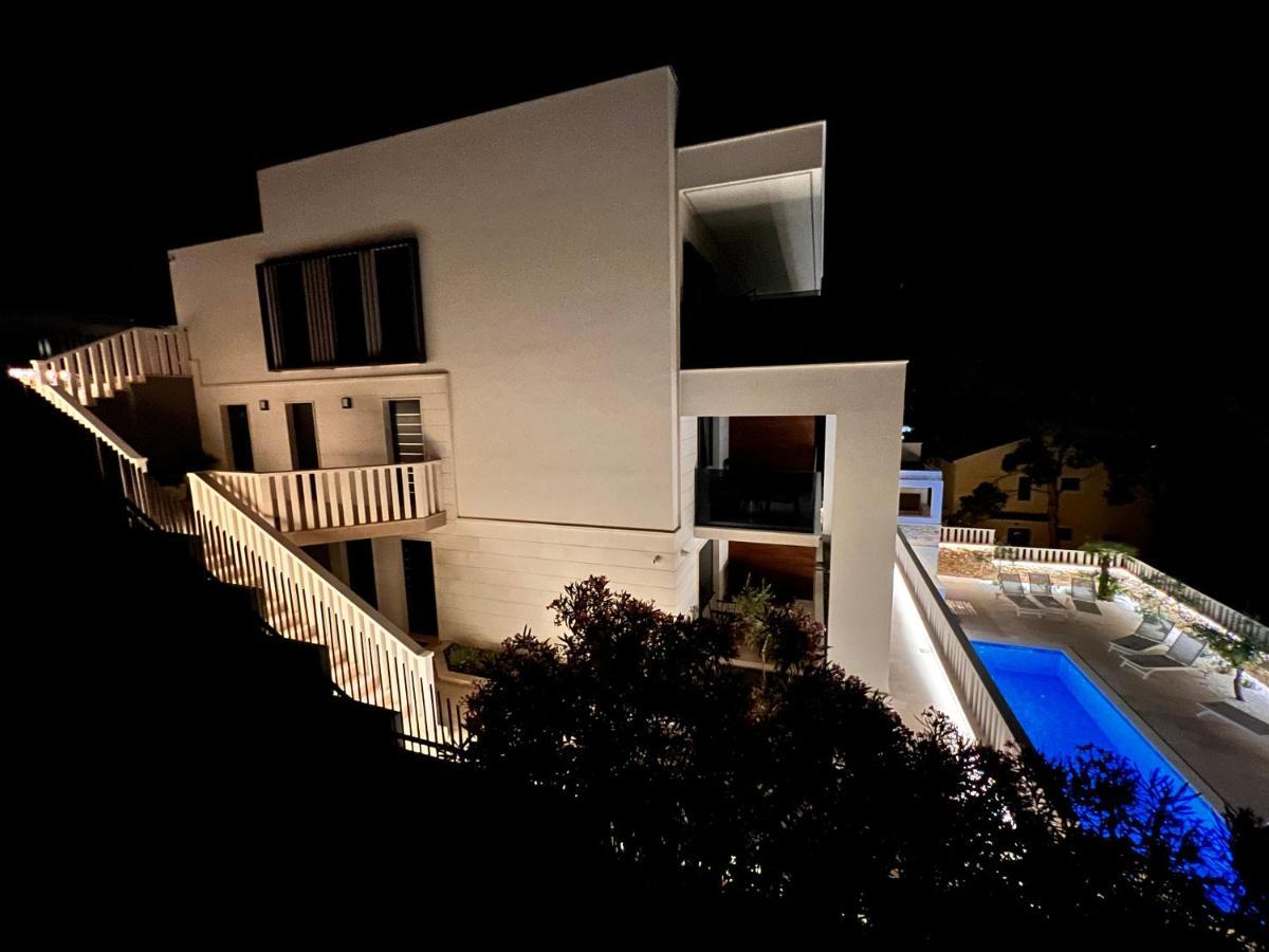 Luxury Beachfront Carlisa Ciovo