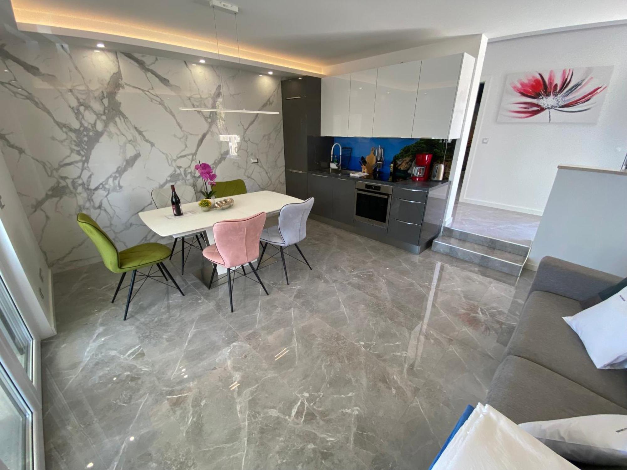 Luxury Beachfront Carlisa Ciovo