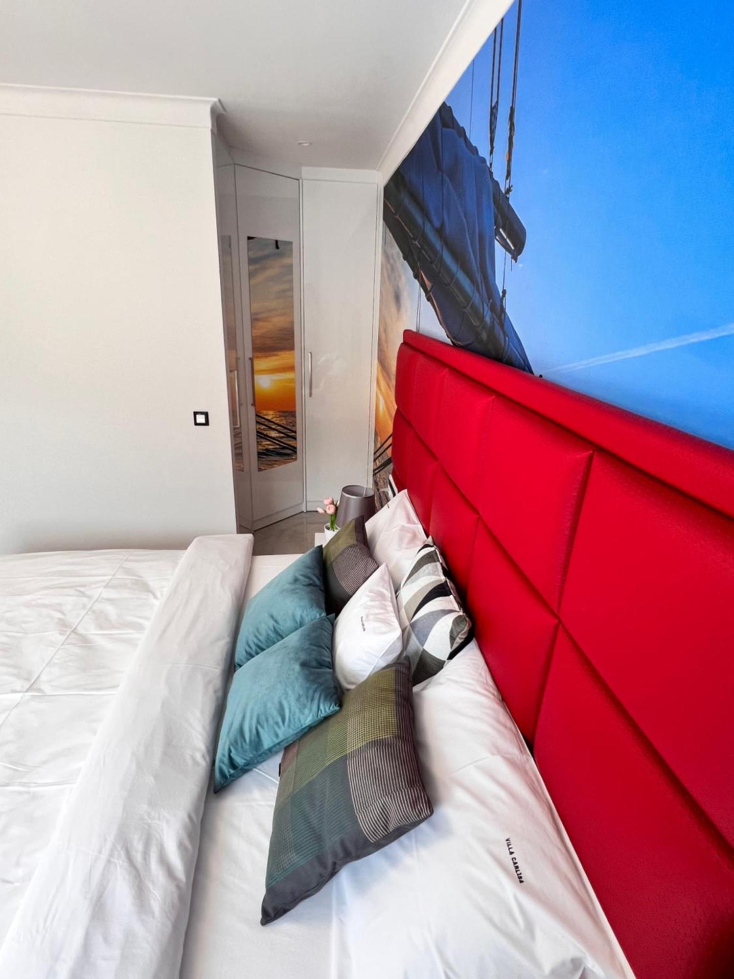 Luxury Beachfront Carlisa Apartment *