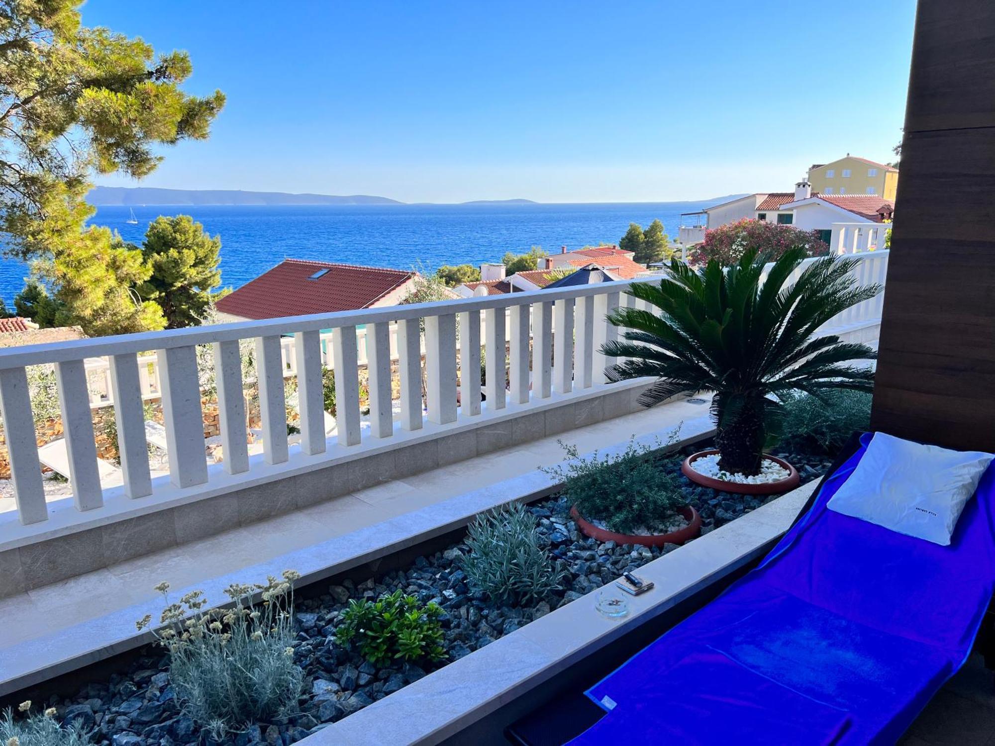 Luxury Beachfront Carlisa