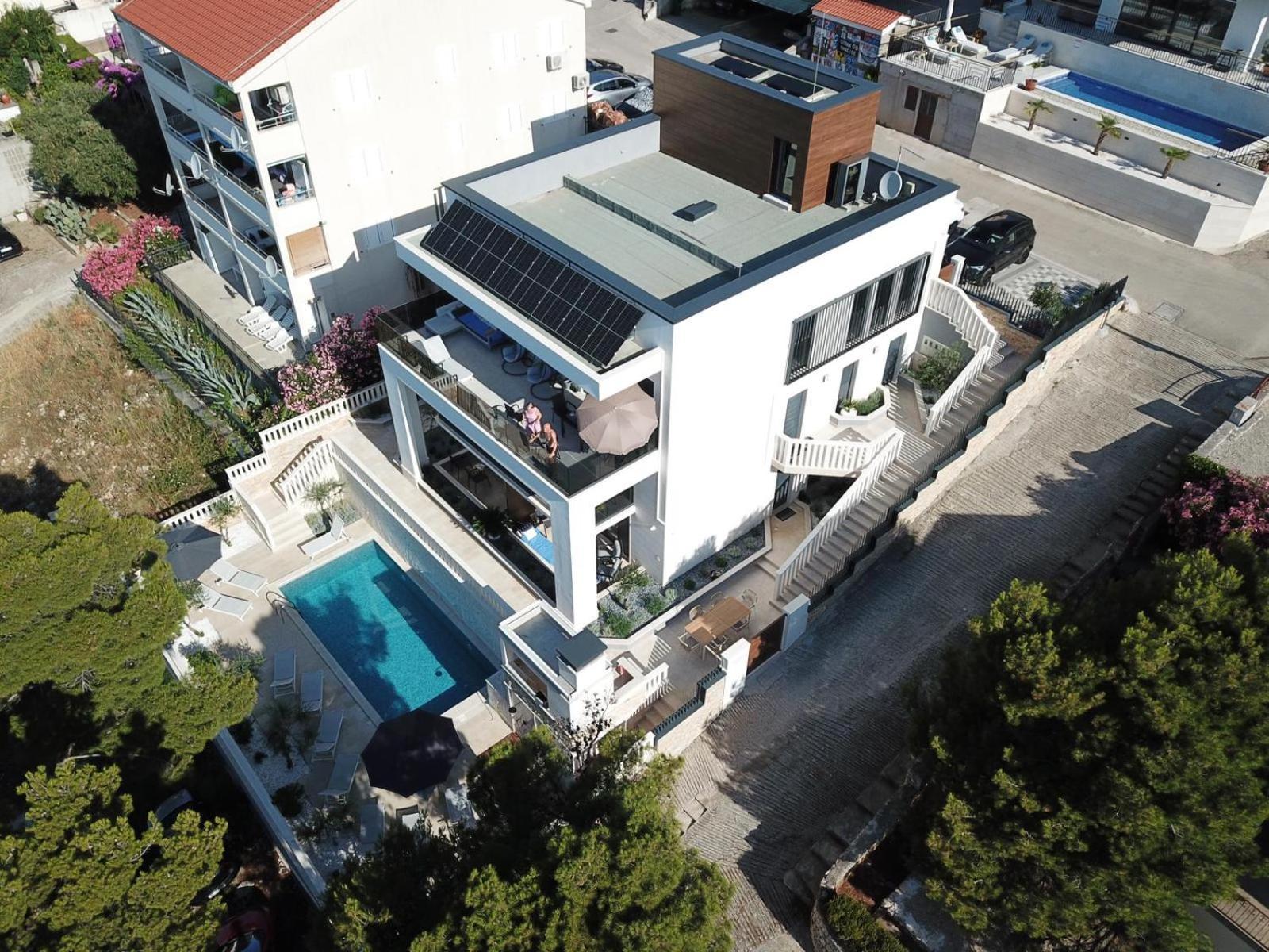 Luxury Beachfront Carlisa * Ciovo