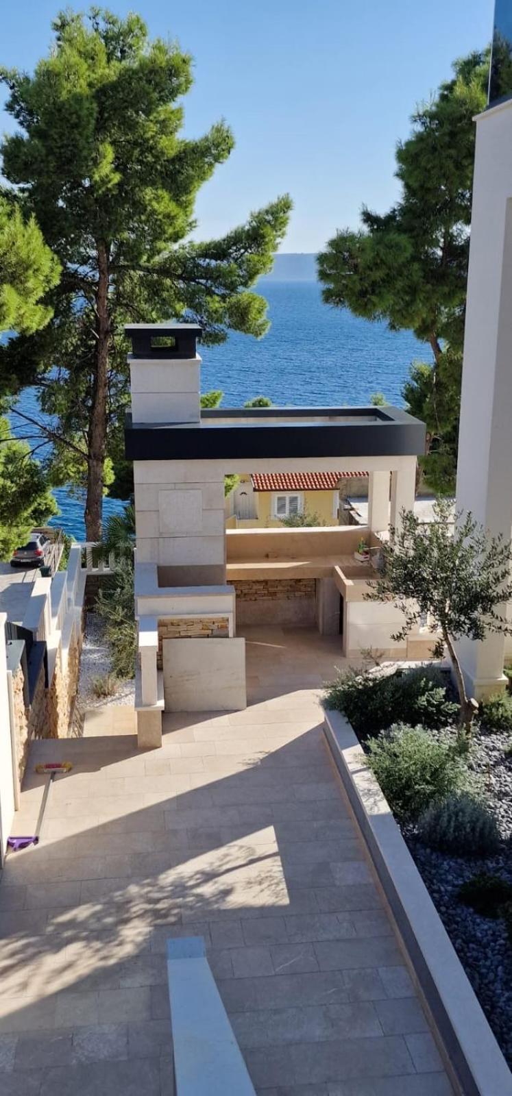 Apartment Luxury Beachfront Carlisa *