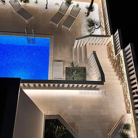 Luxury Beachfront Villa Carlisa Ciovo Exterior photo