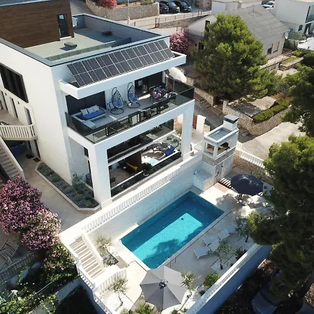 Luxury Beachfront Villa Carlisa Ciovo Exterior photo