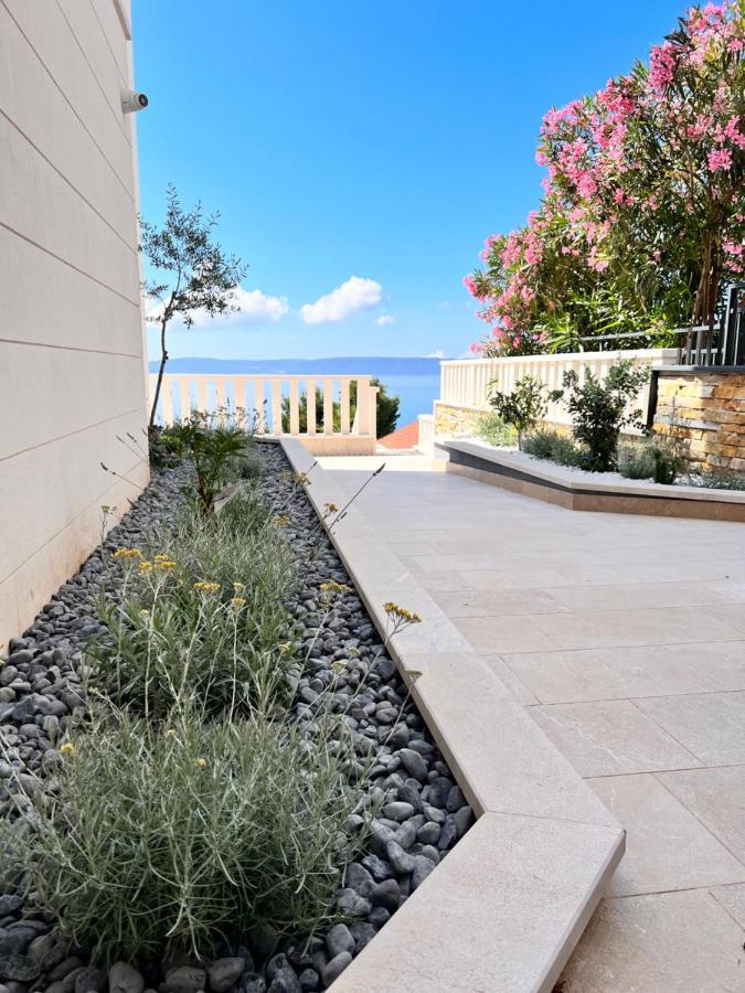 Apartment Luxury Beachfront Carlisa *